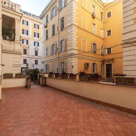 Guesthost - Residence Borgognoni Apartments-3